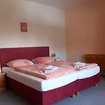 Zum Baggernpuhl فندق